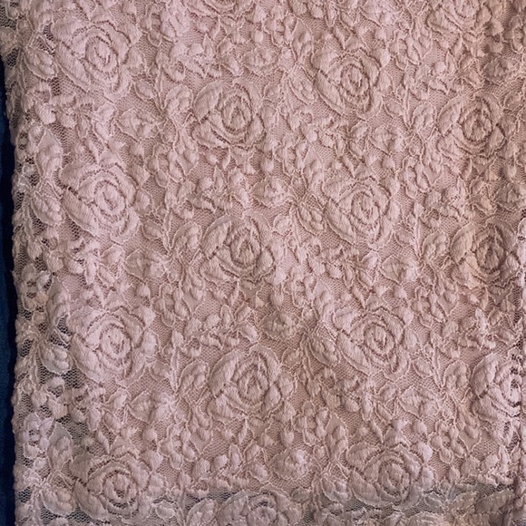 Matching blush skirt set - Picture 3 of 3